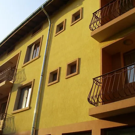 фантазия 招待所 特里亚夫纳